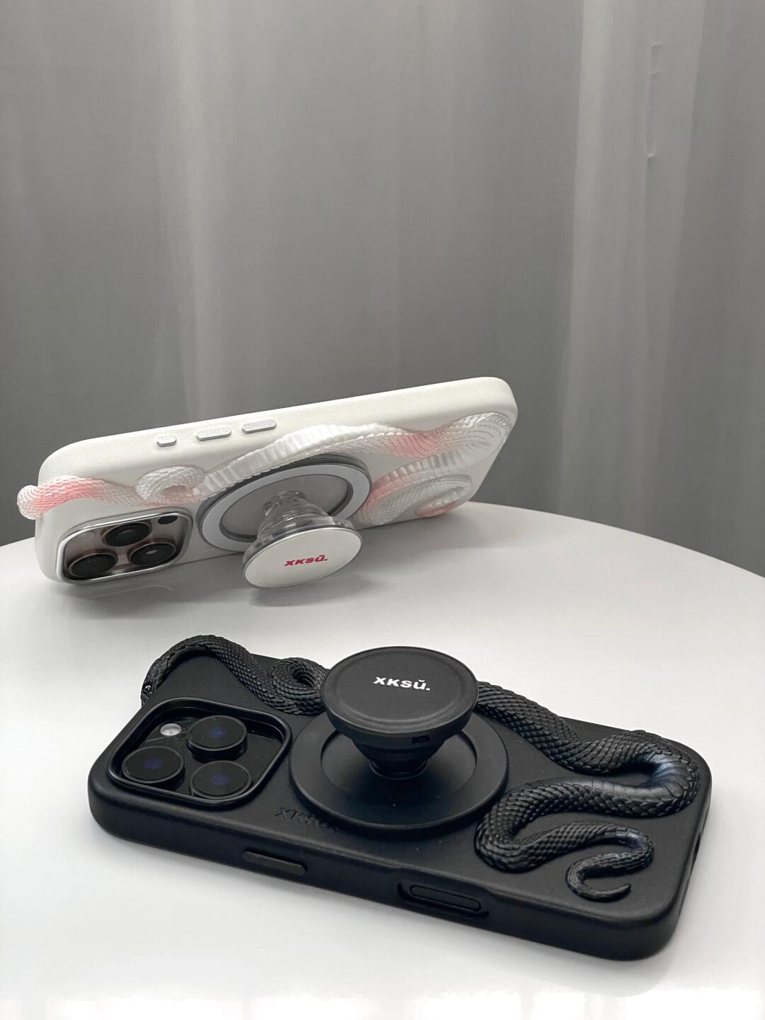 XKSǓ® Magnetic Snake Series iPhone Case