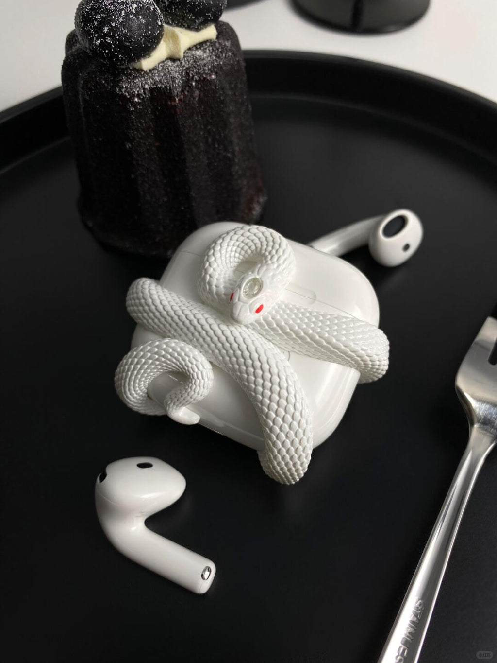 XKSǓ® Magnetic Snake Series Airpod Case