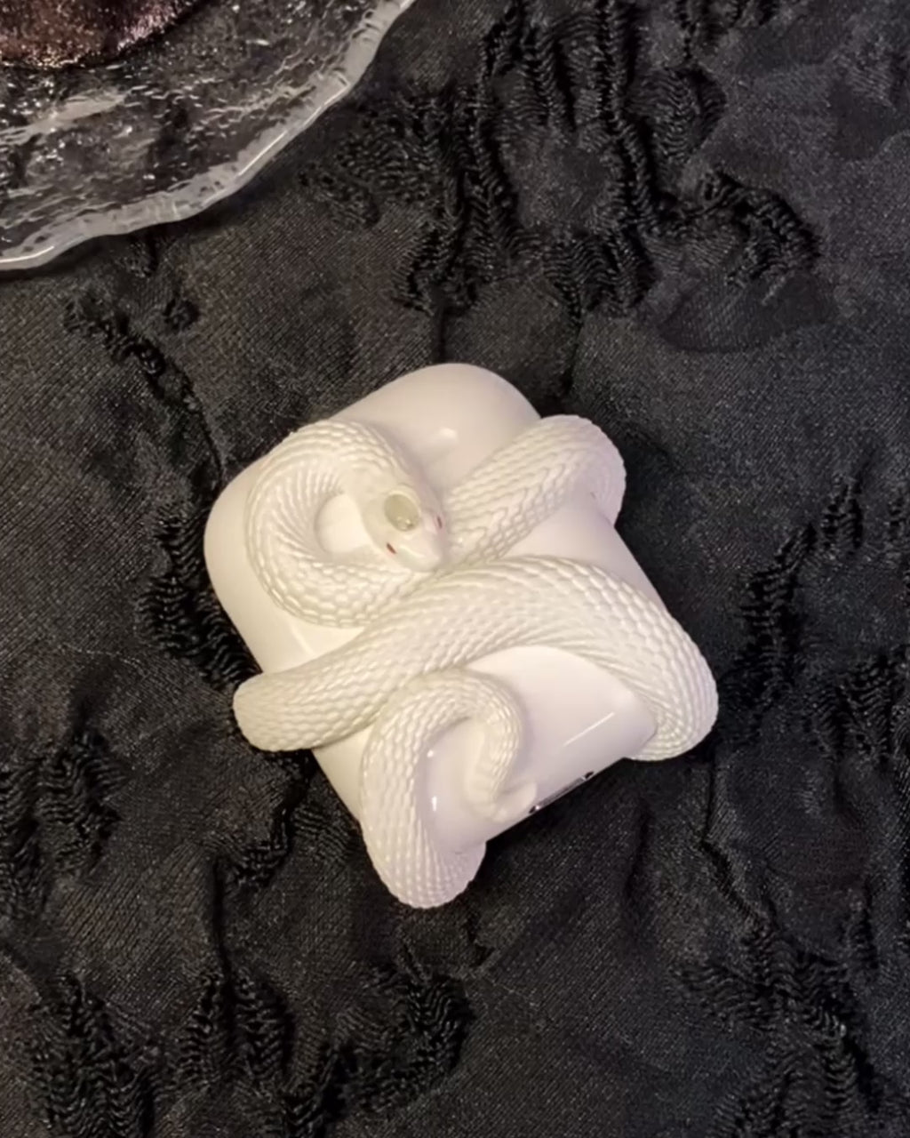 XKSǓ® Magnetic Snake Series Airpod Case